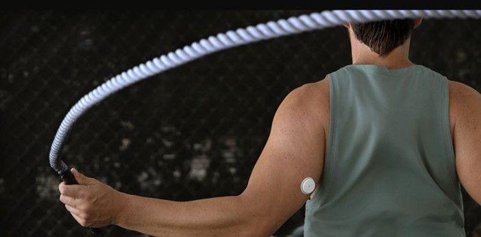 Man in grey shirt jump-roping wearing Lingo